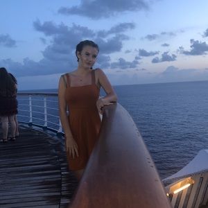 Meet your Posher, Carly